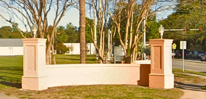 Picture of the corner of US-1 and Grand Avenue